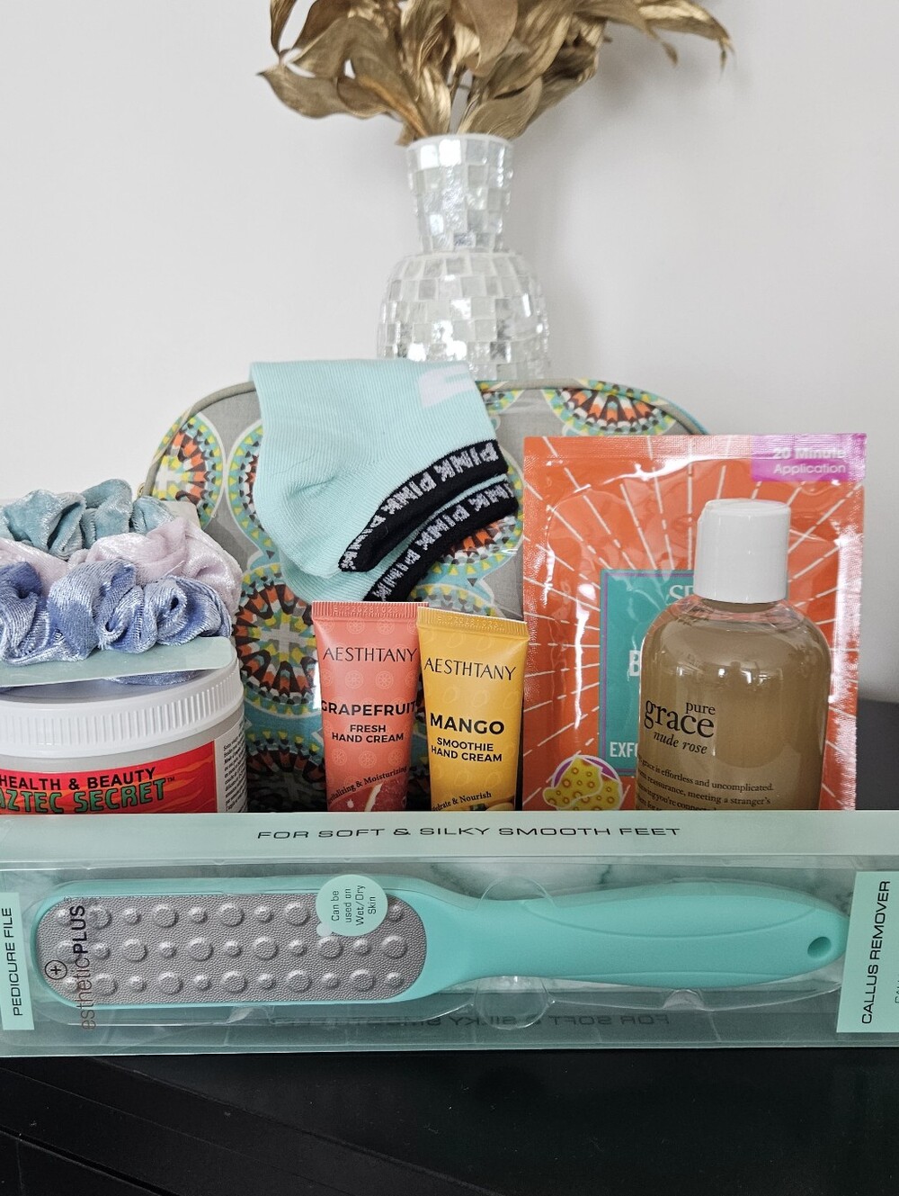 9 Piece Gift Set, NEW